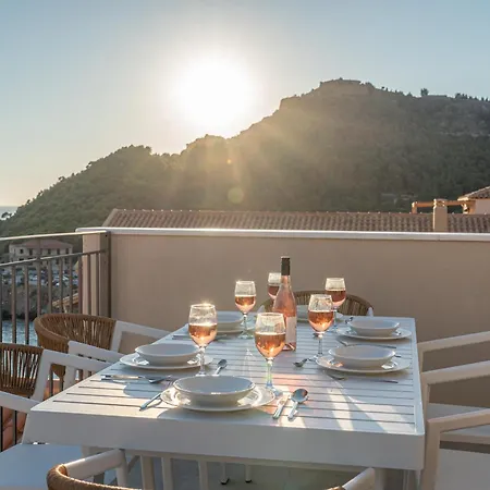 Сasa de vacaciones Assos Rockshore House *